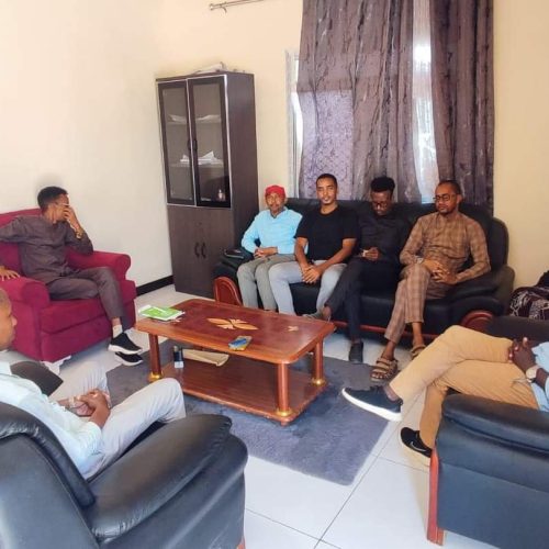 Maamulka degmada Baraawe iyo wasaaradaha KG oo kulan muhiim ah yeeshay